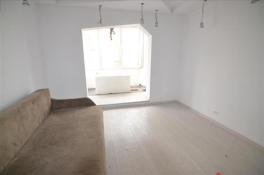 Exclusivitate! Apartament 3 camere decomandat Ghimbav. - 2