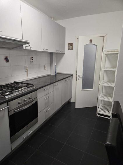 Apartament cu 3 camere decomandat în Micro 3