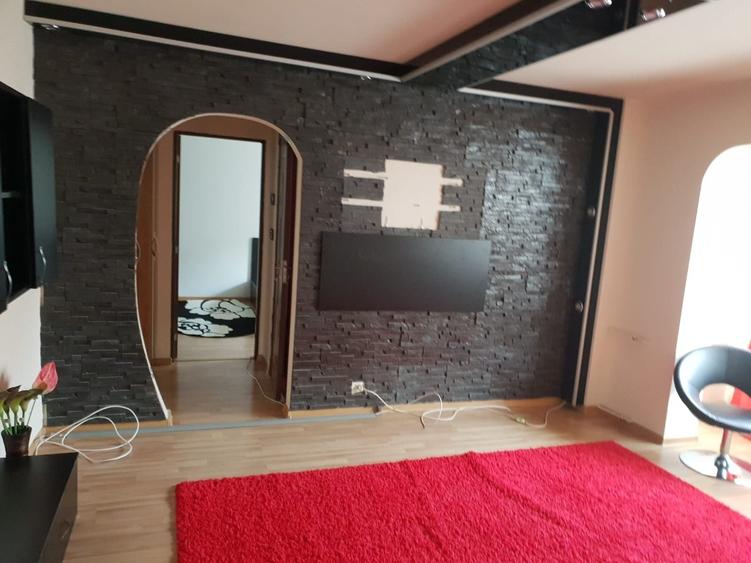 Apartament cu 2 camere decomandat în Exterior Vest