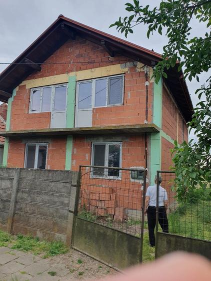 Casa de vanzare si teren - 1