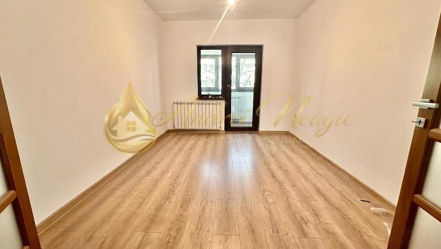 4 camere decomandate, 2 bai , 3 balcoane Stefan cel Mare Bacau etaj 3 din 4 - 3