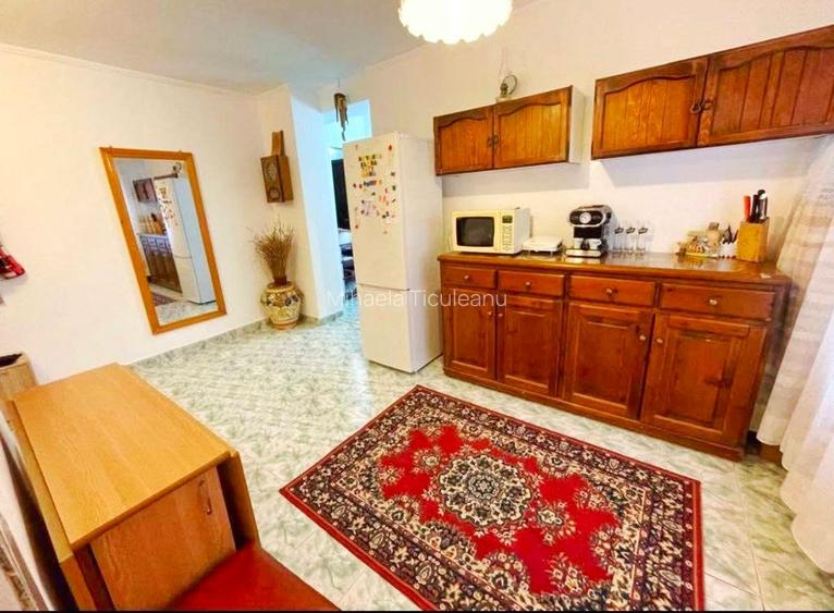 Vindem apartament in Navodari