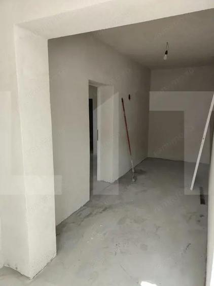 Casa spatioasa renovata - 11