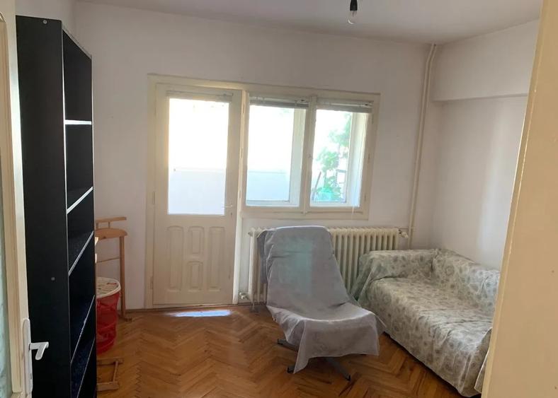 Apartament cu 4 camere decomandat, mobilat în Iancului