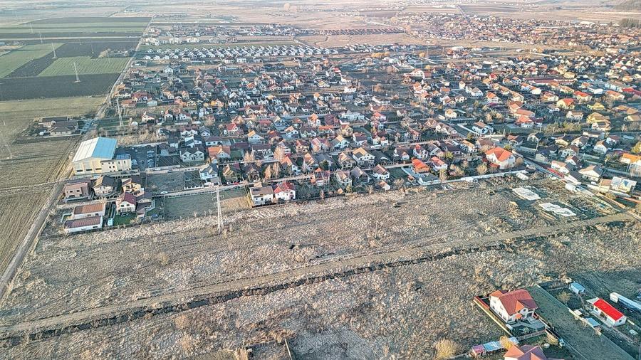 Teren intravilan cu Autorizatie de Construire - 18