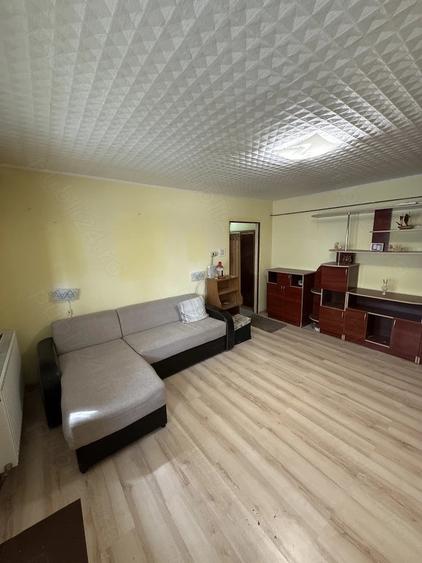 Apartament 2 camere, semidecomandat, Zona Centrala, Pucioasa - 3