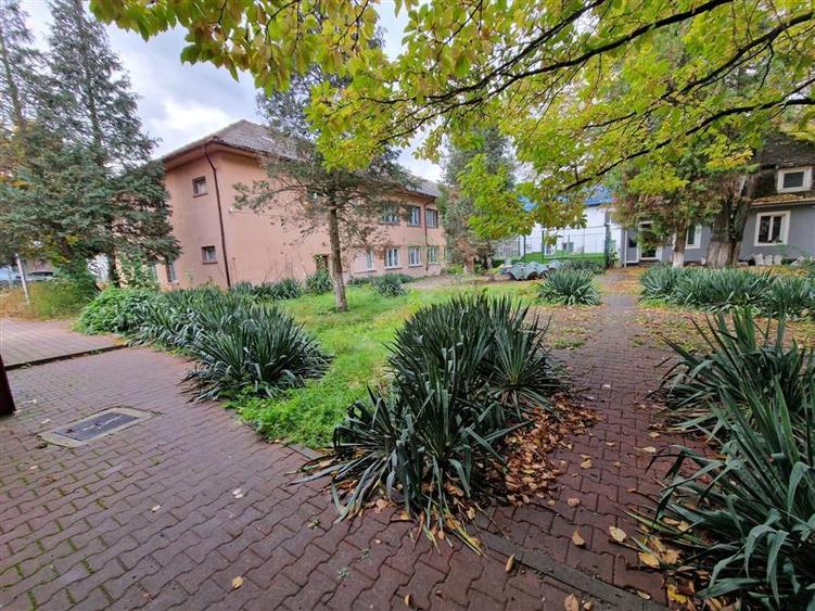 Resita CHIRIE Central, 785 mp. Parter, Etaj 1 - 2