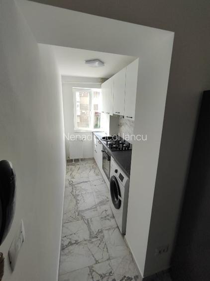 Închiriez apartament zona Dacia