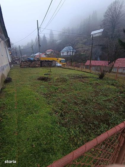 Casa , 3 camere, curte mare, lini?te,pre? negociabil - 2