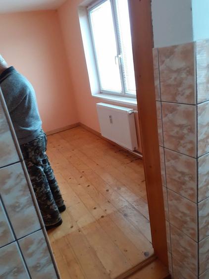 Vand garsoniera confort 1 etajul 4 ,30m2 strada Mihai Viteazul Radauti , Detalii la telefon - 4