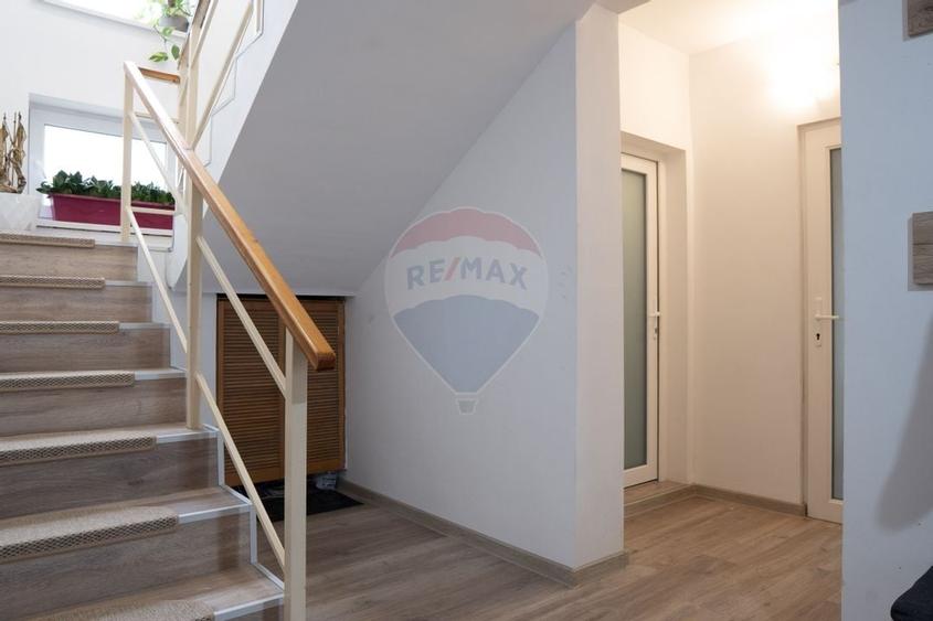 DE VANZARE Reședință Premium cu Piscină și Teren Generos – Sat Roșu - 48