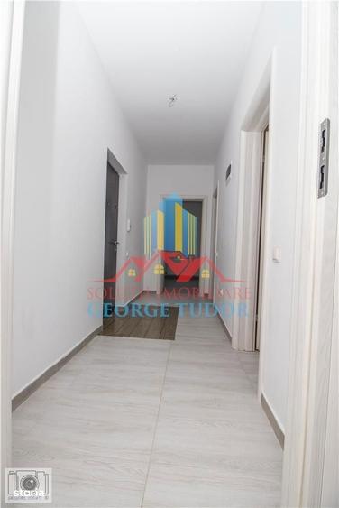 Apartament 2 camere total decomandat + parcare privata, Str. Acvilei 4 - 10