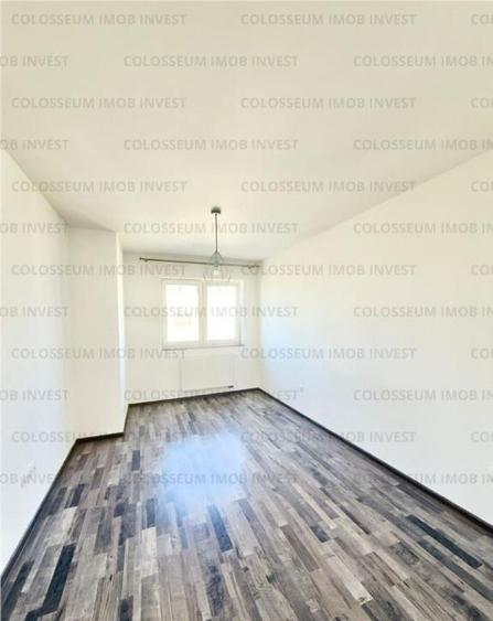 Apartament 3 camere+parcare- zona Avantgarden - 1