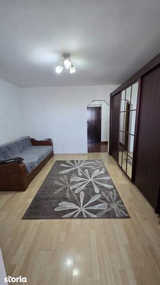 Garsoniera cu balcon ?i lift, in Decebal - Dacia - 1