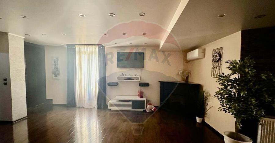 Casa + terasa + 2 spatii comerciale Colentina 377 - 10