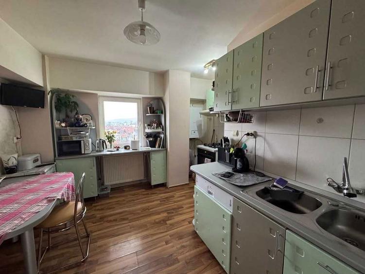 Vand apartament 4 camere ultracentral Gherla - 2