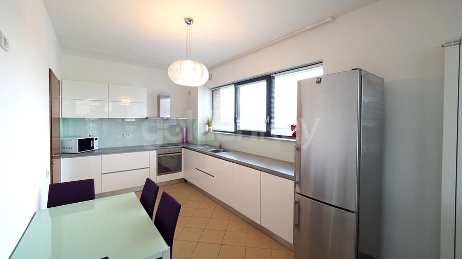 Apartament cu 4 camere decomandat, mobilat în Herăstrău
