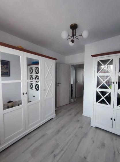 Apartament cu 3 camere decomandat în Grigorescu