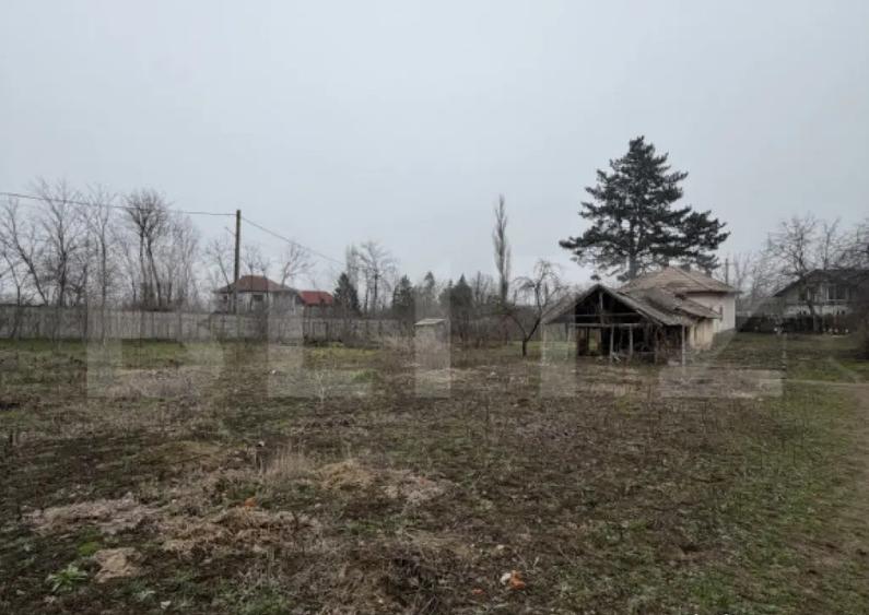 Casa parter 2714 mp teren, front 104 ml, strada principala C - 7