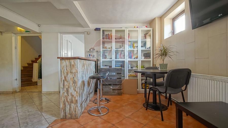 Vilă - DE INCHIRIAT - pentru diverse businessuri - 15