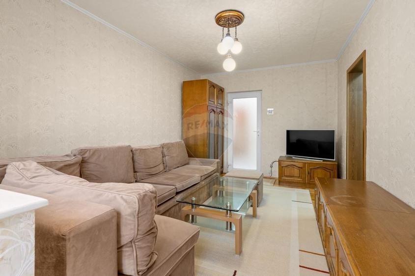 Apartament cu 3 camere de vânzare- COMISION 0% - 4