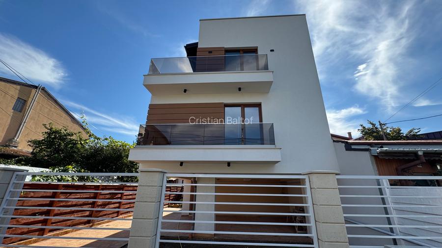 Apartament cu 3 camere semidecomandat în Bucureștii Noi Apartament cu 3 camere semidecomandat în Bucureștii Noi