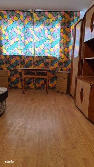 Garsoniera in Onesti, zona de jos, parter. 19.500 euro. - 3