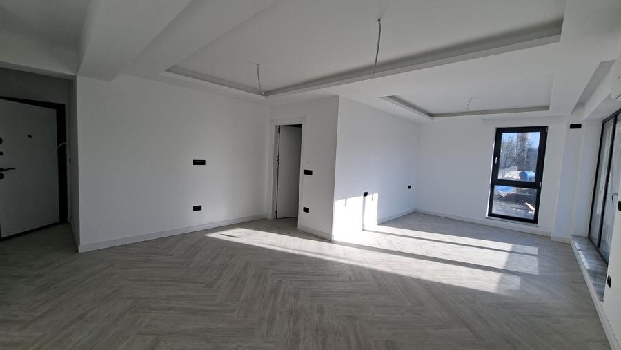 Apartament cu o camera, decomandat,41 mp, gradina 104 mp, centru/Palas/Iulius - 21