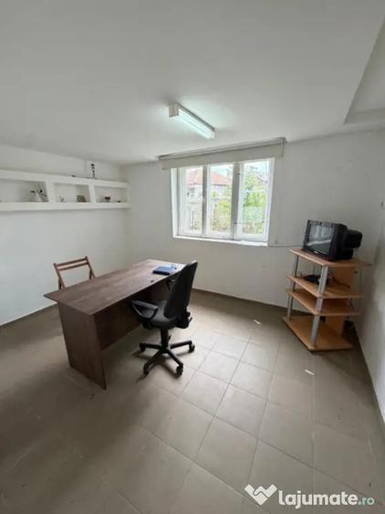 Casa de vanzare ,90 mp constructie ,teren 650mp ,str Rozelor - 11