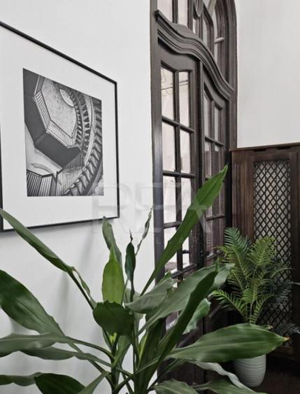 Casa de birouri de inchiriat 11 camere - 23