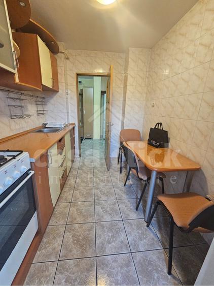 Apartament cu 2 camere decomandat în Micro 17