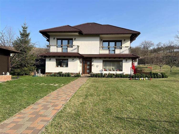 Vila 6 camere - 1500mp teren - Bucium - 1