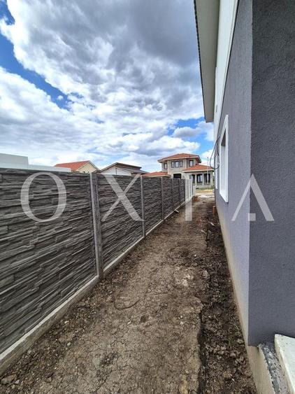 AX1046 Giroc, Zona Esso, 1/2 Duplex Cu 5 Camere - 13