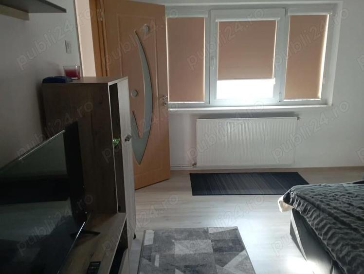 Garsoniera amenajata, mobilata,utilata, etaj1, zona Miorita Deva - 4