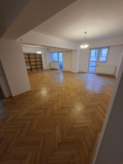 Apartament de inchiriat 3 camere Ultracentral Metrou Universitate L349 - 1