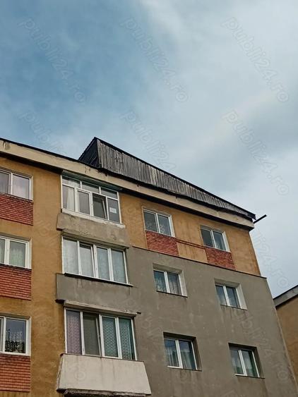 Apartament cu 3 camere situat in cocosvar , Vulcan jud Hunedoara - 1