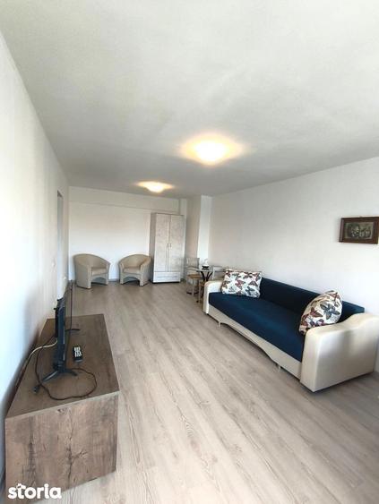 Apartament cu 3 camere decomandat în Centrul Civic