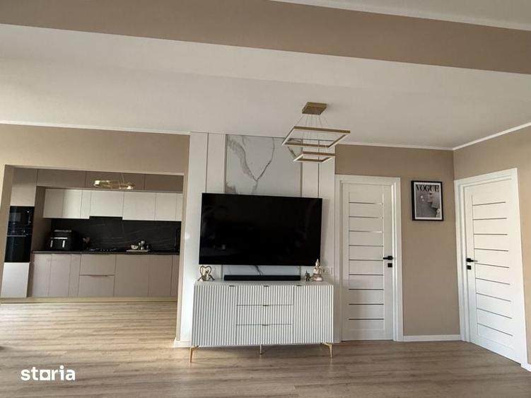 Casă cu 5 camere cu Teren 300 Mp în Valu lui Traian