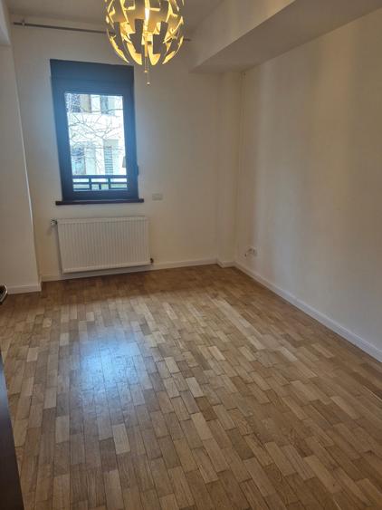 3 camere decomandat, bloc 2010, metrou , pereti interiori din caramida - 23