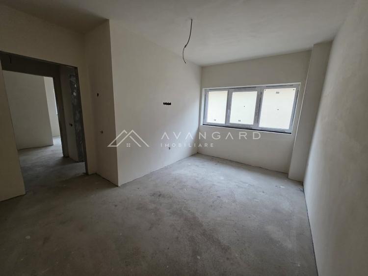 Duplex cu 4 camere cu Canalizare în Dâmbul Rotund