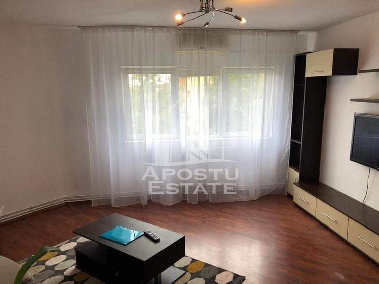 Apartament cu 3 camere, decomandat, centrala proprie, zona Soarelui - 2
