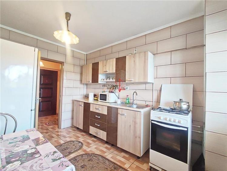 Apartament decomandat la et.2/10, vedere panoramica pe parcul TEI - 2