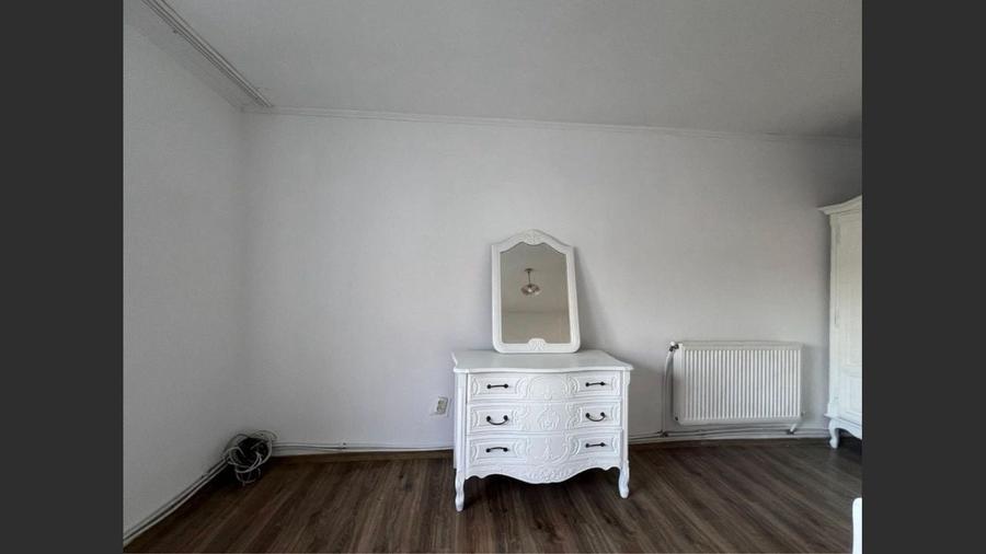 House / Villa for sale - Sararie, Iasi - 0 comision - 10