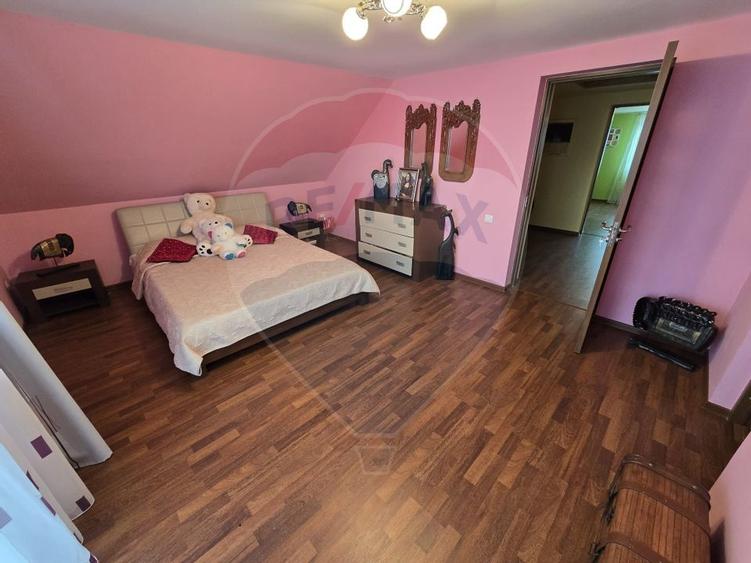 CASA SPATIOASA SI PRIMITOARE IN CENTRUL ORASULUI  AVRIG JUD,  SIBIU - 6