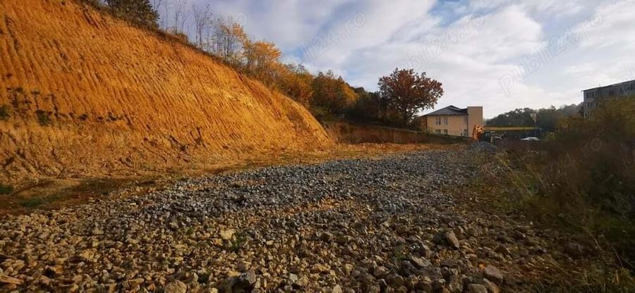 Teren intravilan 2 nivele PUZ spatii comerciale si locativ 1500 respectiv 2000 mp - 5