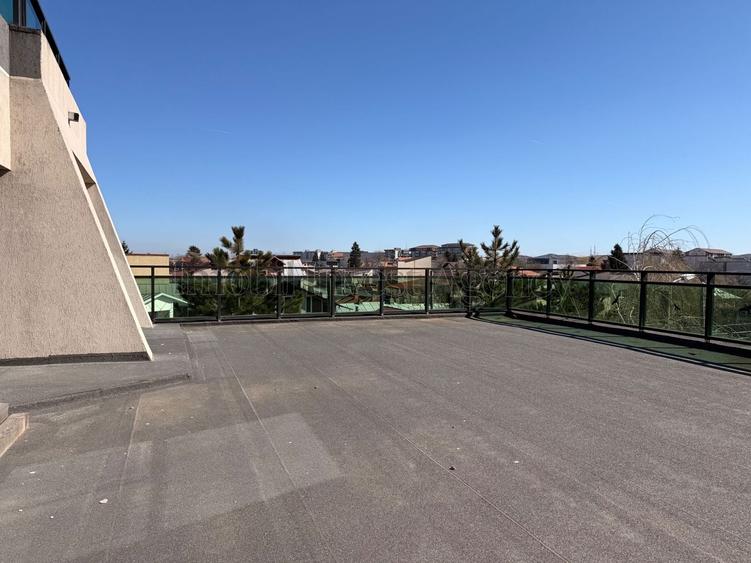 Vilă P+1+M cu lift, 262 mp utili, 2 terase panoramice, teren 348 mp - 53