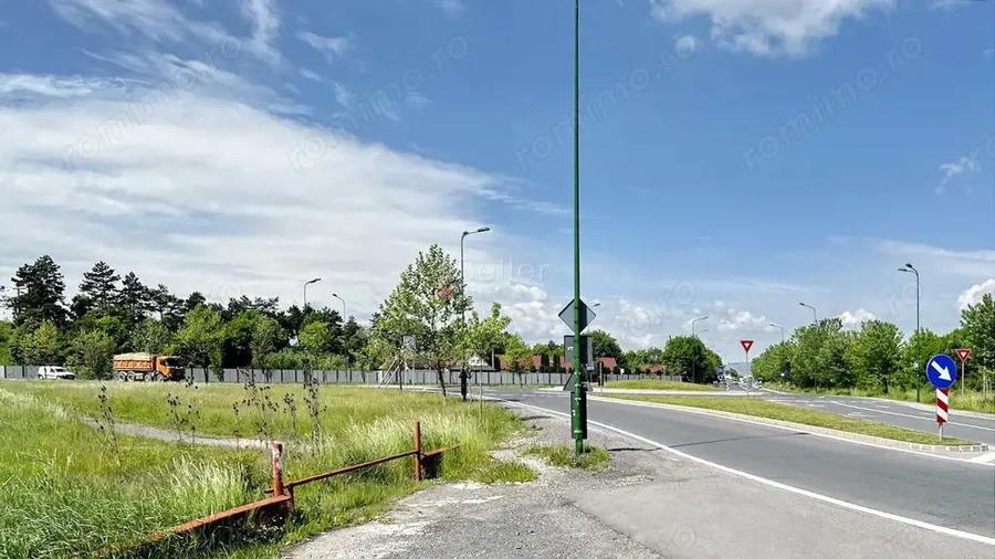 Teren intravilan - Zona Comerciala de interes - 13