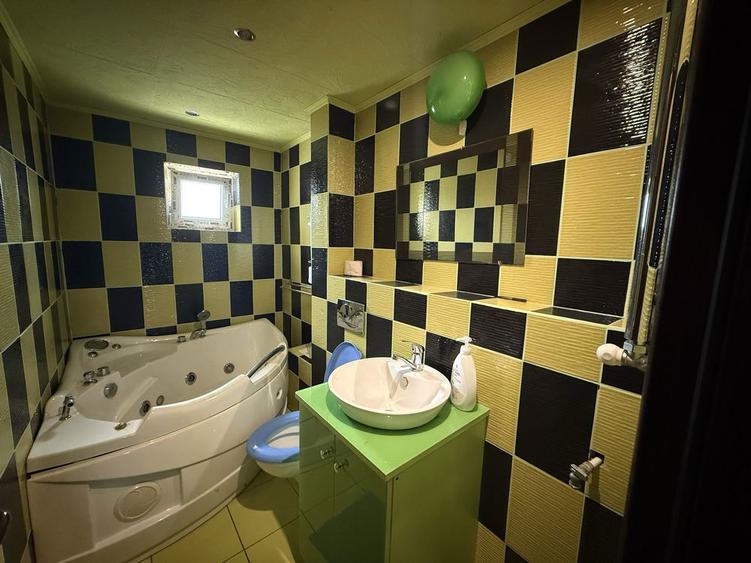 Inchiriez apartament 3 camere - 4