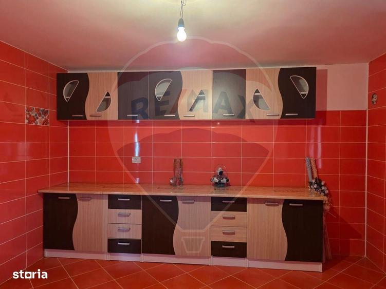 De vanzare casa solida cu teren generos si acces facil Lespezi Bacau - 1