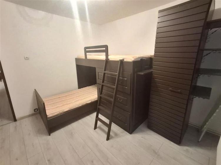 Apartament 3 camere decomandat pivnita zona Strand - 13